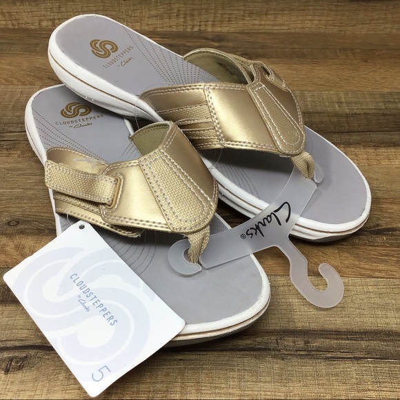 clarks flip flops mens gold